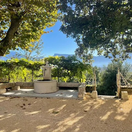 - Ancien Domaine De Chartreux Guest house